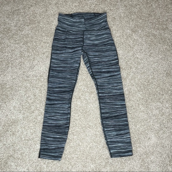 Lululemon Train Times 7/8 pants - Picture 2 of 5